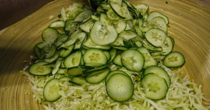 Салат на зиму с капустой и огурцами: вкусные рецепты Как закрыть огурцы с капустой на зиму