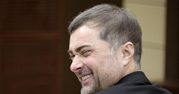 Vladislav Surkov kim?